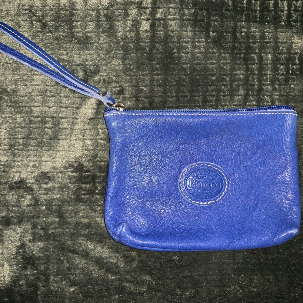 Roots Vintage Blue Leather Wristlet